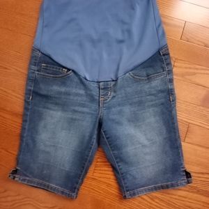 Maternity knee length shorts
